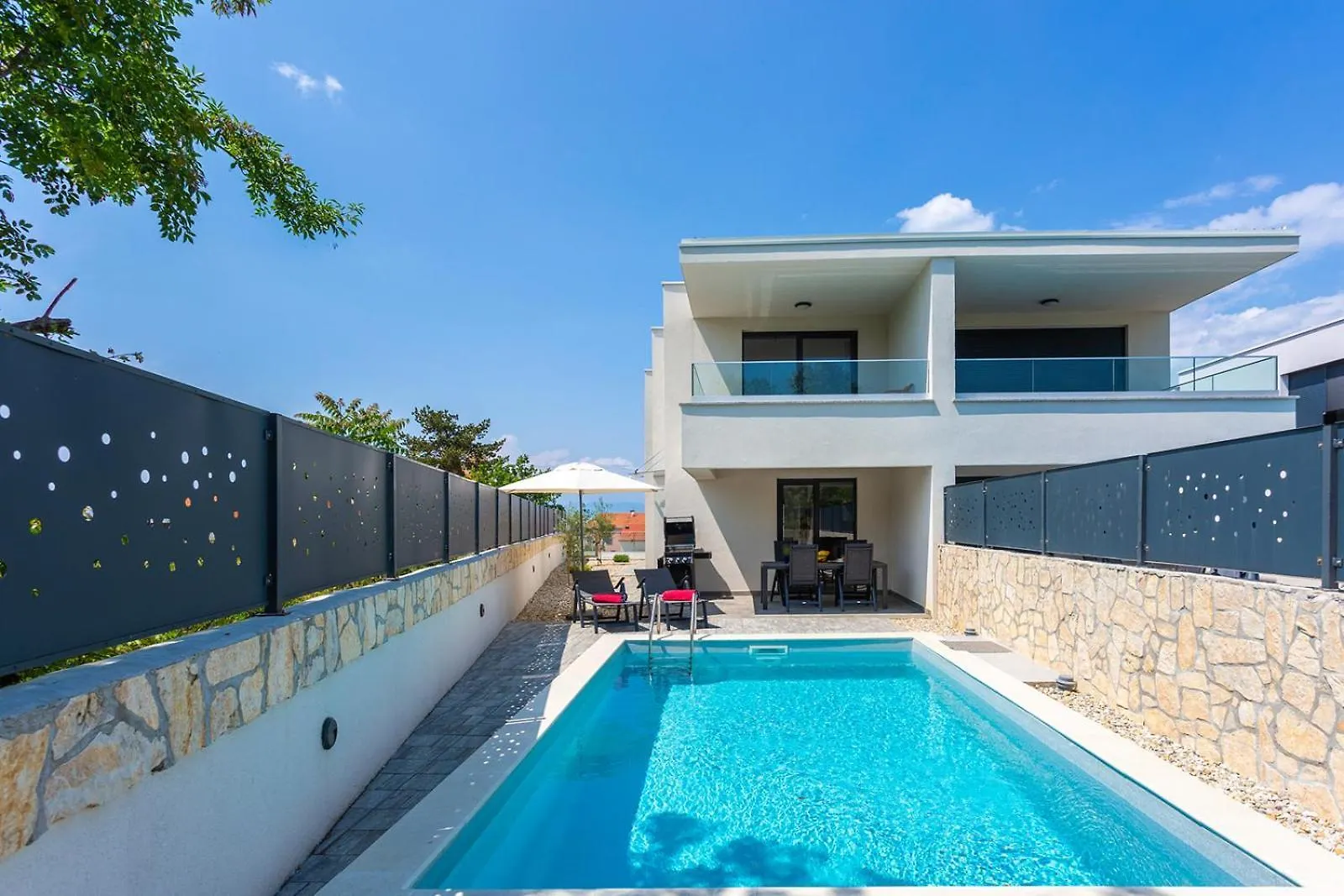 Villa Larus On Island Krk For 6 People With Sea View & Only 500 M From The Sea Malinska