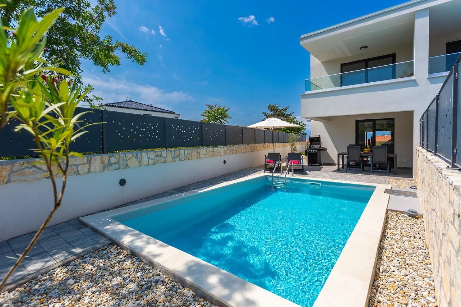 Villa Larus On Island Krk For 6 People With Sea View & Only 500 M From The Sea Malinska Kroatië