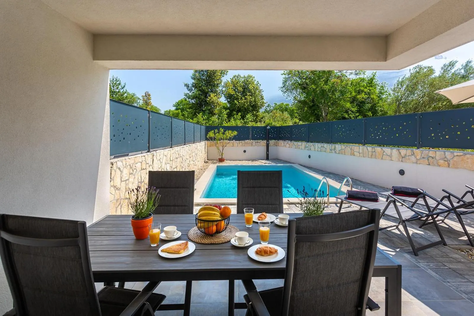 Villa Larus On Island Krk For 6 People With Sea View & Only 500 M From The Sea Malinska