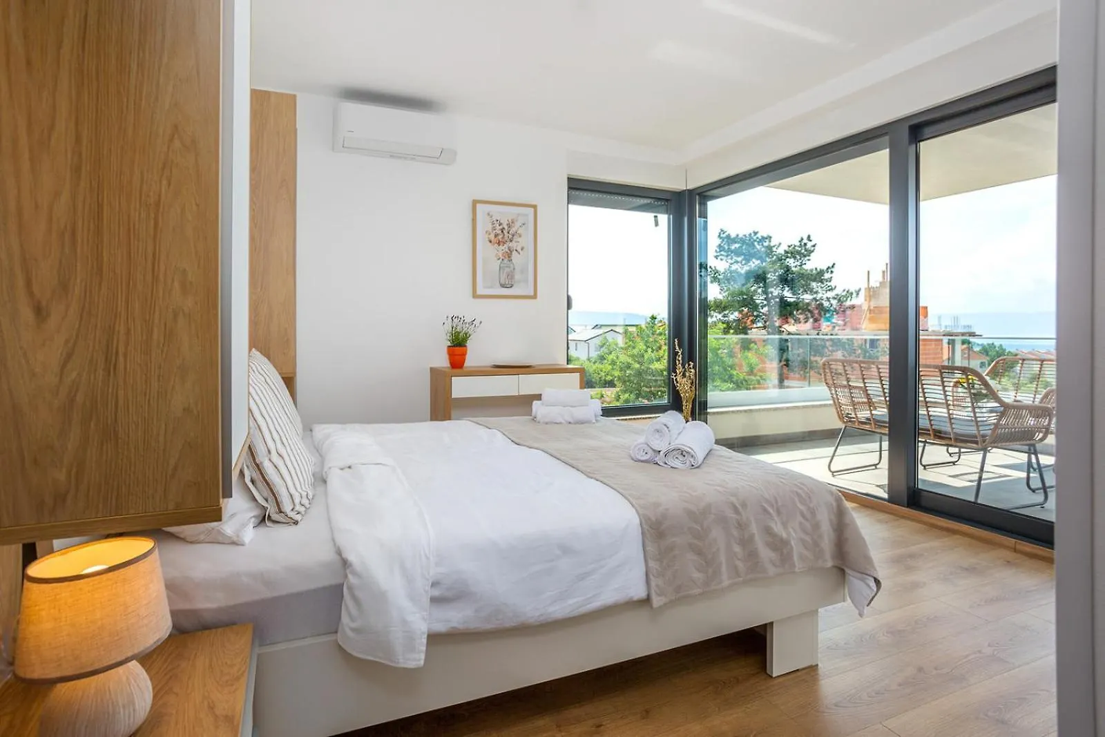 Villa Larus On Island Krk For 6 People With Sea View & Only 500 M From The Sea Malinska