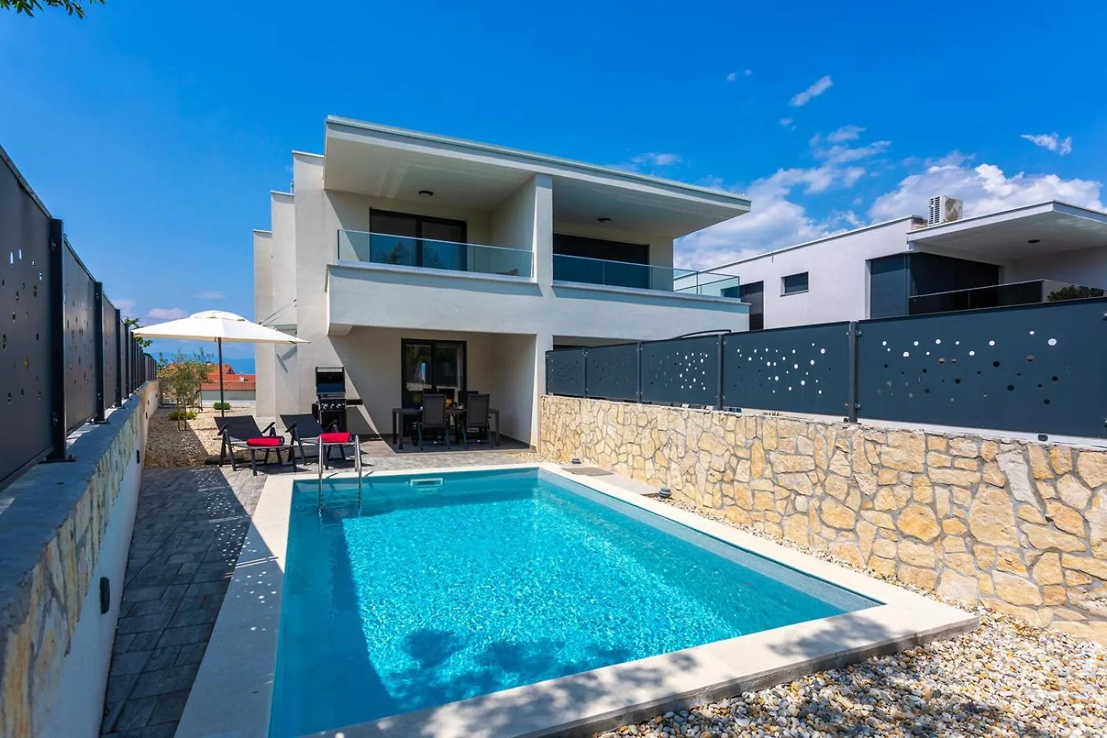 Villa Larus On Island Krk For 6 People With Sea View & Only 500 M From The Sea Malinska 0*,